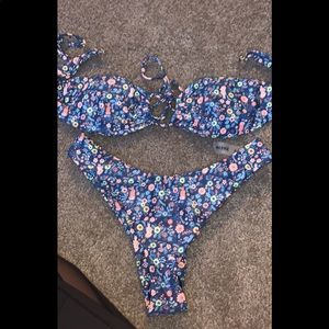Tie front, removable straps, bikini set